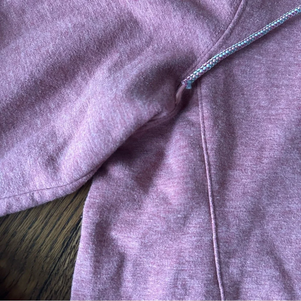 L.L. Bean Soft cozy Pink logo Sweatshirt hoodie - Picture 4 of 14